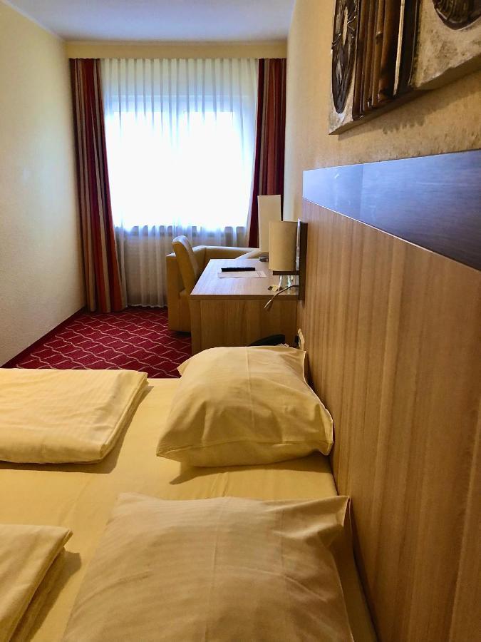 Montana Hotel Köln-Bonn Airport Troisdorf Esterno foto