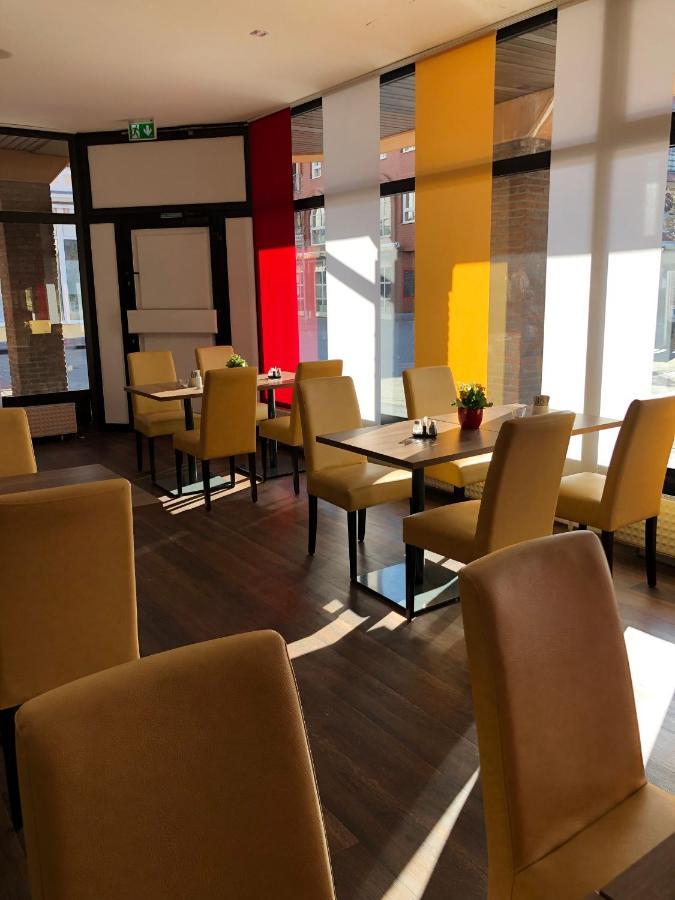 Montana Hotel Köln-Bonn Airport Troisdorf Esterno foto